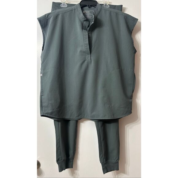 Figs Bonsai Rafaela top and Zamora Joggers size L/T uniform scrub set - Picture 3 of 6